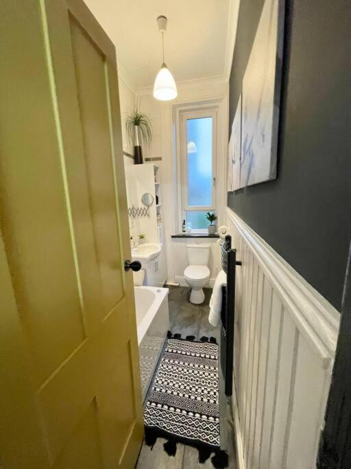 Traditional Apt Close To City Centre & Hampden Glasgow Eksteriør bilde