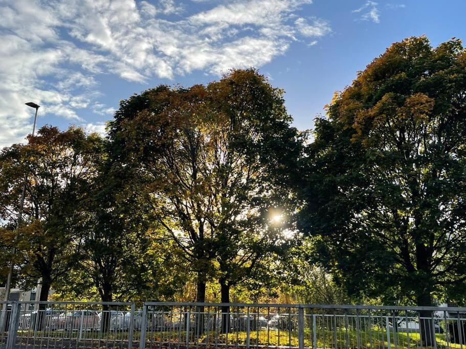 Traditional Apt Close To City Centre & Hampden Glasgow Eksteriør bilde