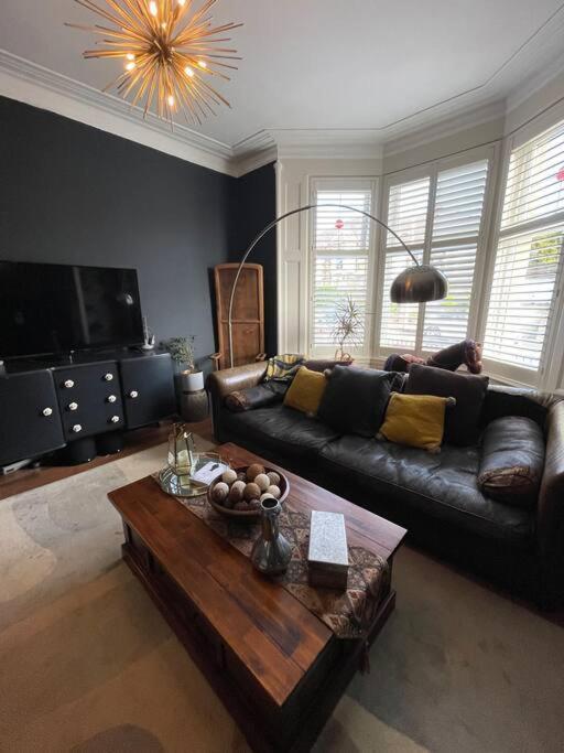 Traditional Apt Close To City Centre & Hampden Glasgow Eksteriør bilde